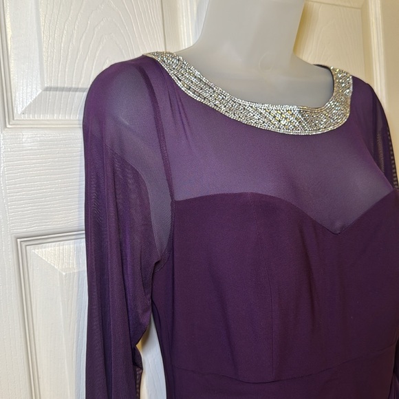 Alex Evenings Long Matte Jersey Special Occasion Dress Illusion Neckline Size 8 - Picture 6 of 16